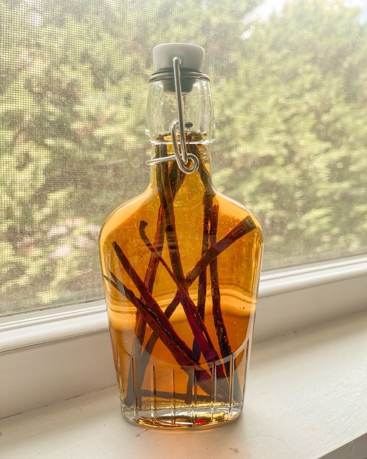 Pure Ugandan Vanilla Extract – Alcohol/Non Alcoholic-Based Gourmet Essence