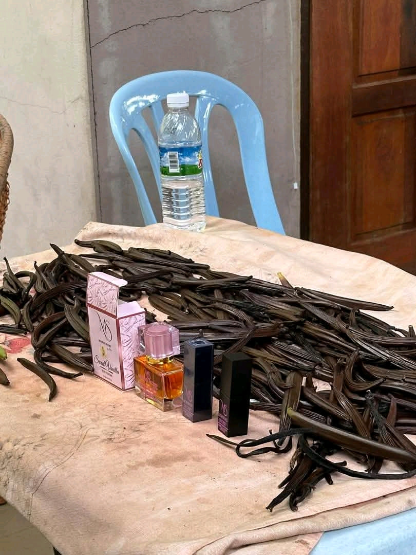 Premium Ugandan Vanilla Beans – Grade A Gourmet Pods